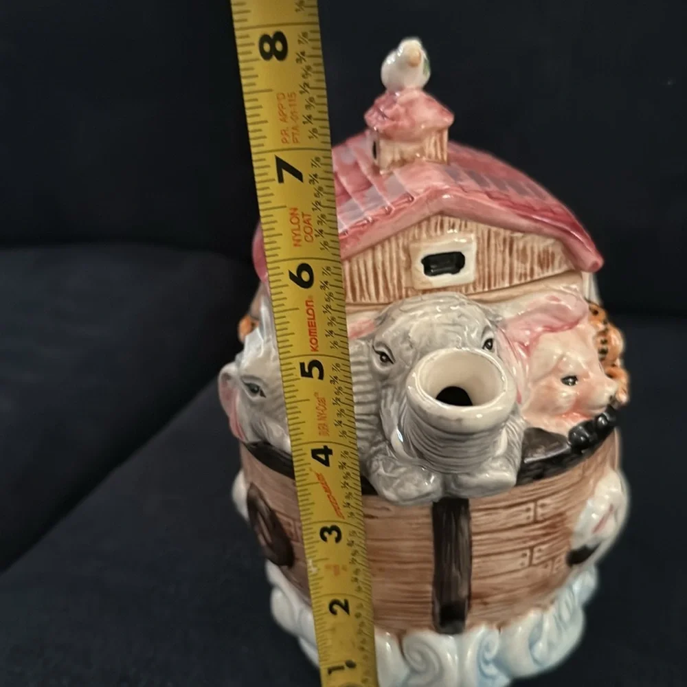 VTG Noah’s Ark teapot pitcher giraffe handle ceramic elephant‎ spout